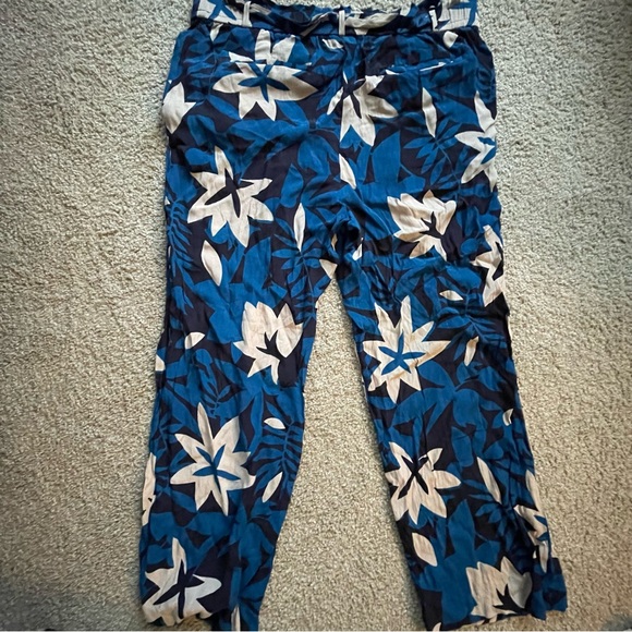 *DONATED* LOFT | Women's Pattern Pants | Tie Belt | Pockets | Size L - Picture 5 of 8